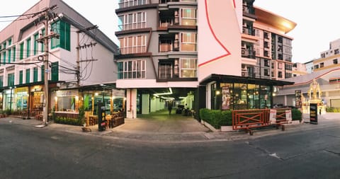 Facade/entrance, Off site, Other