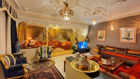 Property building, TV and multimedia, Living room, Seating area
