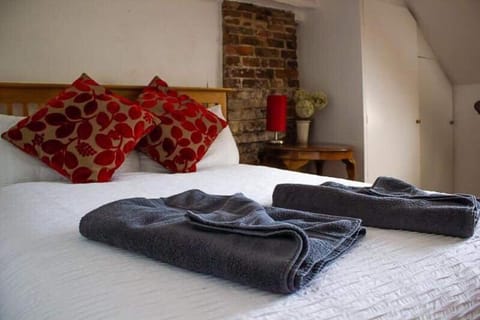 Drang house all rooms have stairs Bed and Breakfast in Padstow
