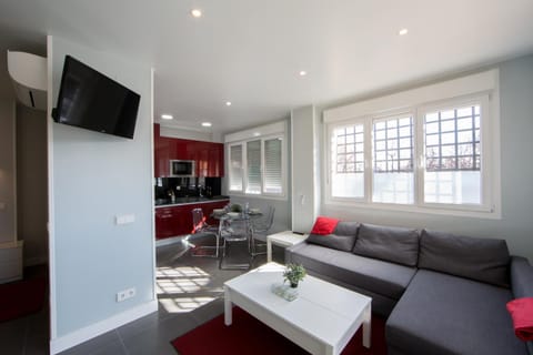 Kitchen or kitchenette, Living room, Lounge or bar, Dining area