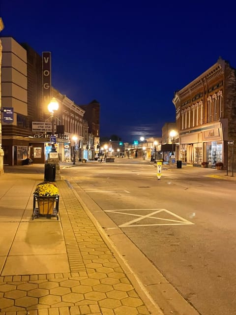 Night, Neighbourhood, City view, Street view, Location