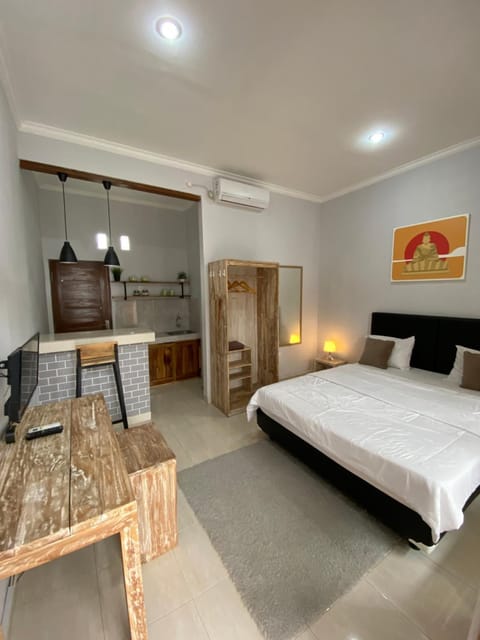 Bed, TV and multimedia, Kitchen or kitchenette, Photo of the whole room, Bedroom, hair dresser