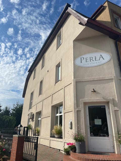 Property building, Restaurant/places to eat, Facade/entrance