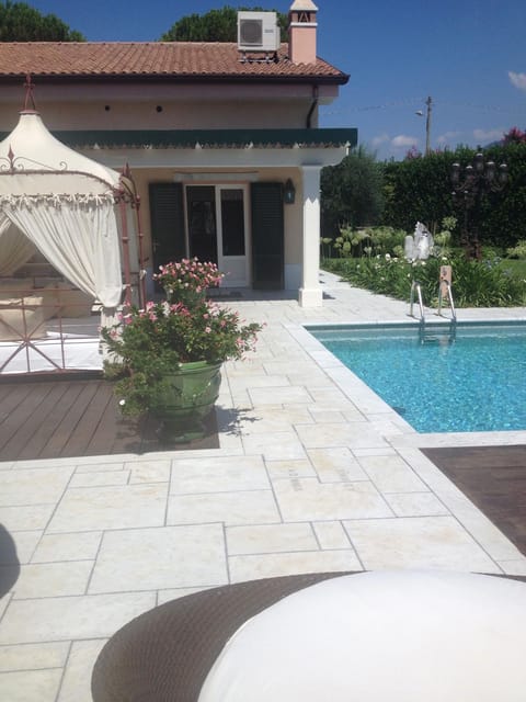 Amarcord Villa in Pietrasanta