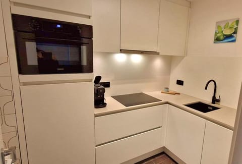 Modern appartement met frontaal zeezicht en privé parking Apartment in Knokke-Heist