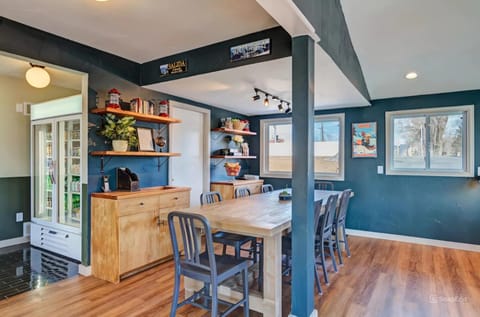 Dining area, Breakfast