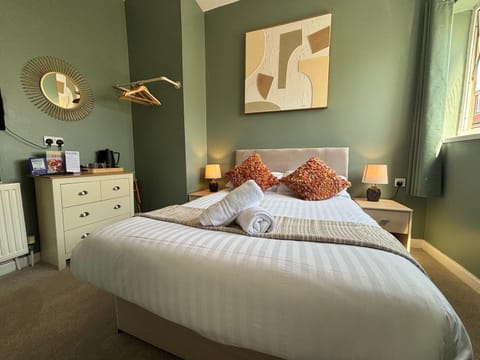 Three Palms Hotel Bed and Breakfast in Paignton