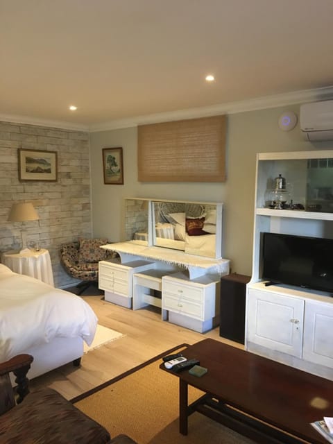 Geranium Studio Apartment in Cape Town