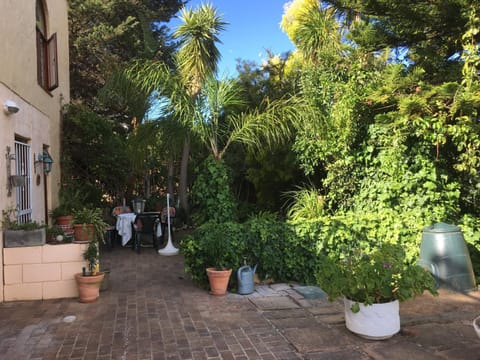 Geranium Studio Apartment in Cape Town