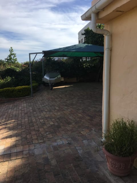 Geranium Studio Apartment in Cape Town