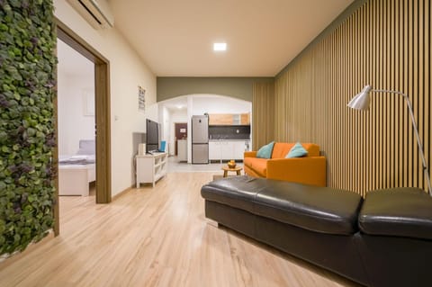 Living room, Seating area, kitchen