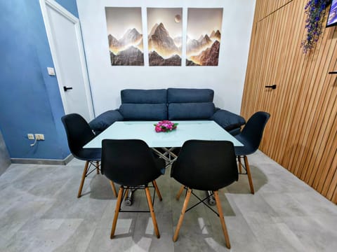 Living room, Dining area