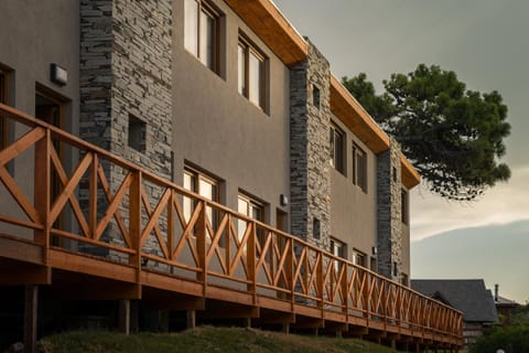 Property building, Facade/entrance, Off site, Day, Summer, Balcony/Terrace, On site, Garden view, Sunset