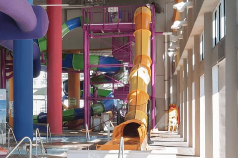 Aqua park, Swimming pool