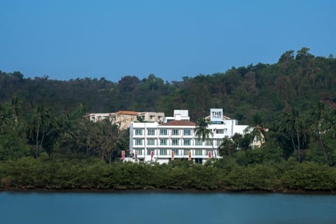Facade/entrance, Bird's eye view, Floor plan