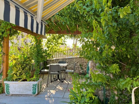 Pansion Ivana Apartment in Baška Voda