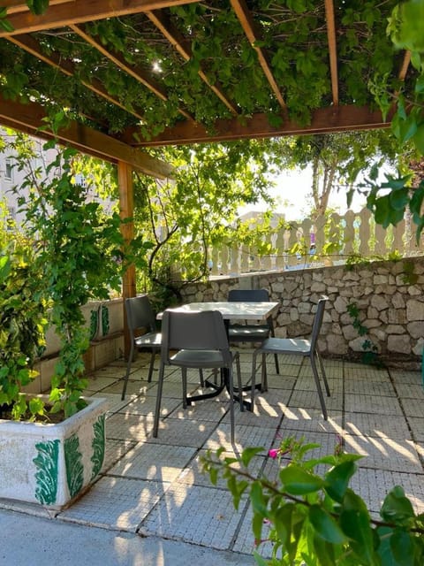 Pansion Ivana Apartment in Baška Voda