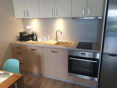 Kitchen or kitchenette, Food and drinks