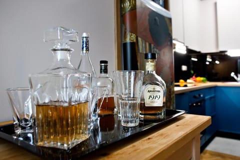 Decorative detail, Alcoholic drinks