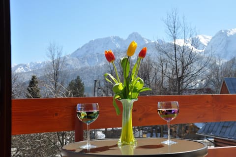 Balcony/Terrace, Mountain view