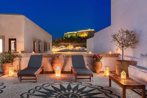 Night, Balcony/Terrace, Seating area, City view, Landmark view