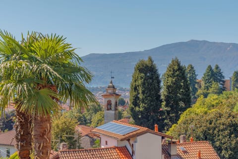 Nearby landmark, Natural landscape, Mountain view