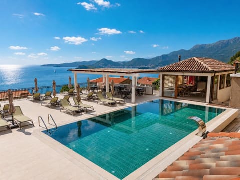 Property building, Swimming pool