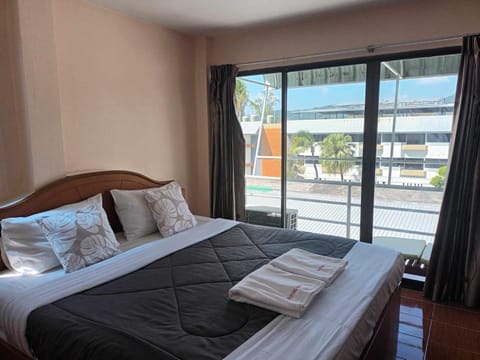 View (from property/room), Balcony/Terrace, Mountain view
