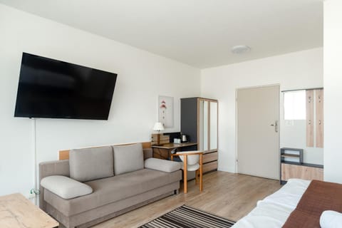 Photo of the whole room, Seating area