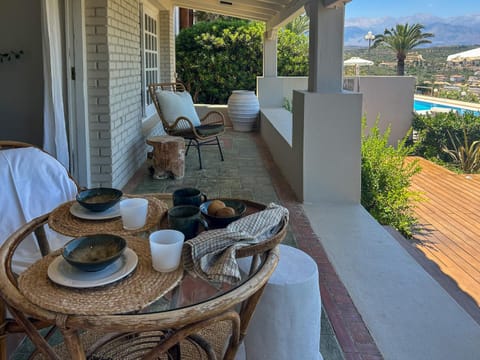 Studio Coconut Apartment in Almyrida