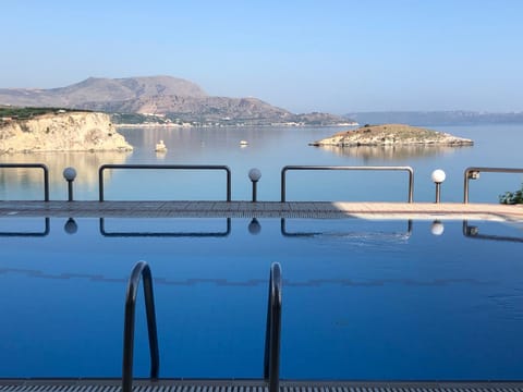 Nearby landmark, Day, Natural landscape, View (from property/room), Balcony/Terrace, Mountain view, Pool view, Sea view, Swimming pool, sunbed