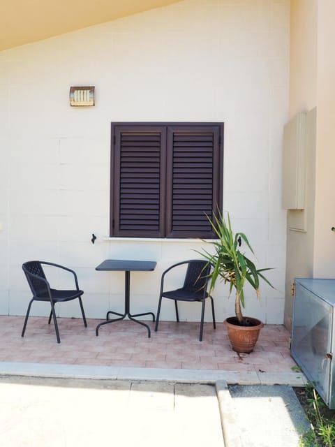 Patio, Facade/entrance