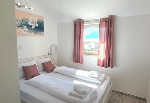 Apartments Vasilic-Cugalj Bed and Breakfast in Lika-Senj County