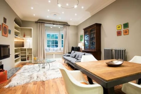 TV and multimedia, Living room, Other, Dining area, Area and facilities