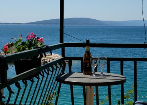 Patio, Day, View (from property/room), Balcony/Terrace, Food and drinks, Sea view, Alcoholic drinks