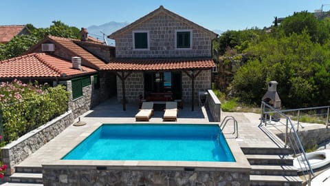 Property building, Patio, Swimming pool