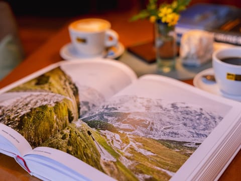 Library, Lounge or bar, Food and drinks, Drinks, Non alcoholic drinks