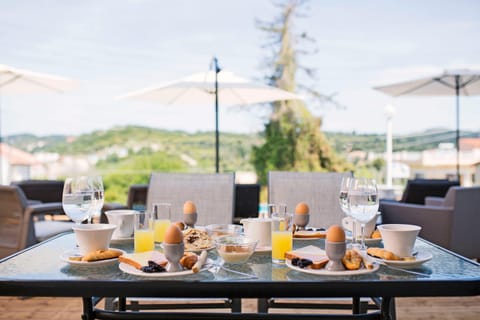 Restaurant/places to eat, Breakfast, Breakfast