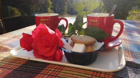 Coffee/tea facilities, Food and drinks