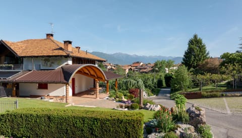 Property building, Garden