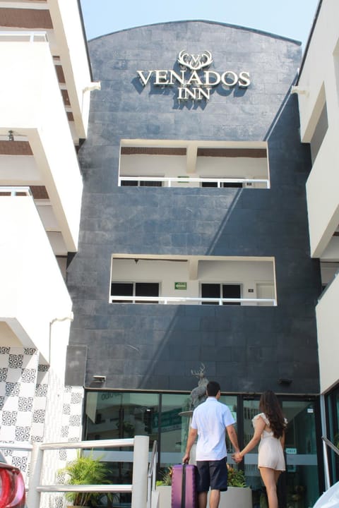 Facade/entrance, Day