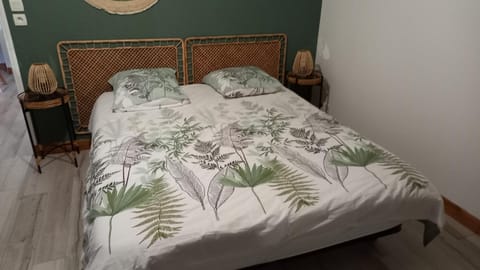 F2 plages du débarquement rénové Apartment in Normandy