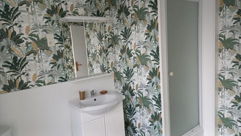 F2 plages du débarquement rénové Apartment in Normandy