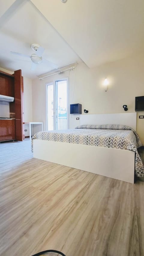 Bed, Balcony/Terrace, Dining area, Bedroom