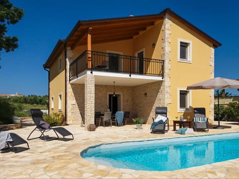 Property building, Swimming pool, Swimming pool
