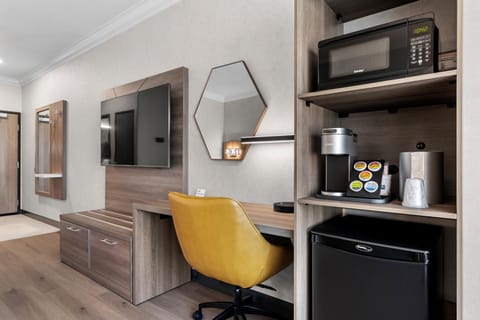 TV and multimedia, Coffee/tea facilities, microwave