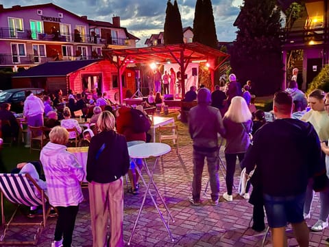 Dworek Karwia Wiosenna 8 Campground/
RV Resort in Pomeranian Voivodeship