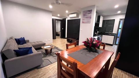 TV and multimedia, Living room, Dining area