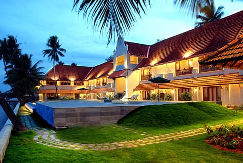 Facade/entrance, Night