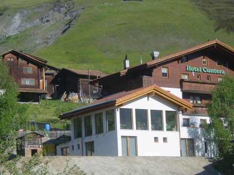 Hotel Cuntera Hotel in Canton of Grisons